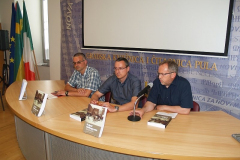 Fotografija-s-predstavljanja-Zbornika
