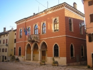 Gradska loža. Bale. Autor: Aldo Šuran (2008.)