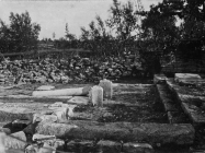 Pogled na iskopane ostatke ranosrednjovjekovne bazilike sv. Mihovila početkom 20. stoljeća, Vodnjan. (fp. 2) Iz arhive AMI