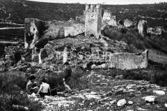 Pogled na Dvigrad sa sjeveroistoka sredinom 50-ih godina, Dvigrad. (fp. 4059) Iz arhive Arheološkog muzeja Istre