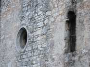 Prozori na pročelju crkve Svetog Justa. Galižana. Autor: Aldo Šuran (2010.)