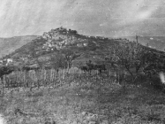 Pogled na grad početkom 50-ih godina, Motovun. (fn. 1166) Iz arhive Arheološkog muzeja Istre