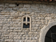 Prozorska tranzena, grobljanska crkva Svetog Flora, Pomer. Autor: Aldo Šuran (2007.)