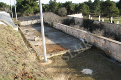 Unutrašnje dvorište. Fort Monte Castellier, Pula. Autor: Aldo Šuran (2006.)