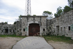 Ulaz. Fort Monvidal, Pula. Autor: Aldo Šuran (2006.)
