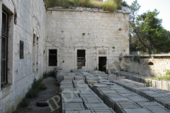 Dvorište. Fort Stoja, Pula. Autor: Aldo Šuran (2006.)