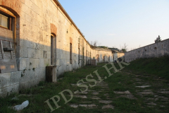 Unutarnje dvorište. Fort Turtian, Pula. Autor: Aldo Šuran (2007.)