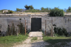 Ulaz. Fort Turtian, Pula. Autor: Aldo Šuran (2006.)