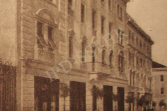 Narodni dom u Puli početkom XX. st., u Vladimir Bazala, Zemlja i narod Istre, Zagreb 1944., str. 73.