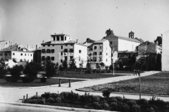 Park na ruševinama nasuprot uprave Uljanika (današnji Park grada Graza) početkom 50-ih godine, Pula. (fp. 3399) Iz arhive Arheološkog muzeja Istre