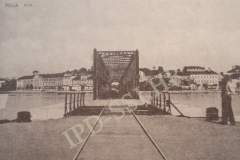 Pulska riva snimljena s otočića Uljanik 1909. godine, L'Arena di Pola (9. ruujan 1975.)