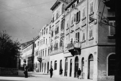 Ulica VI. kongresa (današnja Anticova ulica) sredinom 50-ih, Pula. (fp. 4076) Iz arhive Arheološkog muzeja Istre