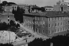 Ulica Slavka Grubiše (danas Castropola) sredinom 50-ih godina 20. st., (Fp. 4071) Iz arhive Arheološkog muzeja Istre