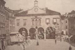 Zgrada Municipija na prijelazu s XIX. na XX. st., L'Arena di Pola (4. studeni 1975.)