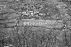 Pogled na selo Žulići sa Črnog grada početkom 60-ih godina, Roč. (5323) Iz arhive Arheološkog muzeja Istre
