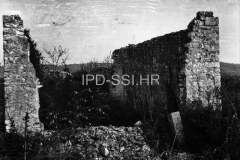 Crkva sv. Bartola kod Rovinja početkom 50-ih godina, Rovinj. (fn. 2284) Iz arhive Arheološkog muzeja Istre Crkva sv. Bartola kod Rovinja početkom 50-ih godina, Rovinj. (fn. 2284) Iz arhive Arheološkog muzeja Istre