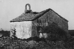 Crkva Svetog Martina kod Mednjana početkom 50-ih godina, Vodnjan. (fn. 1777) Iz arhive Arheološkog muzeja Istre